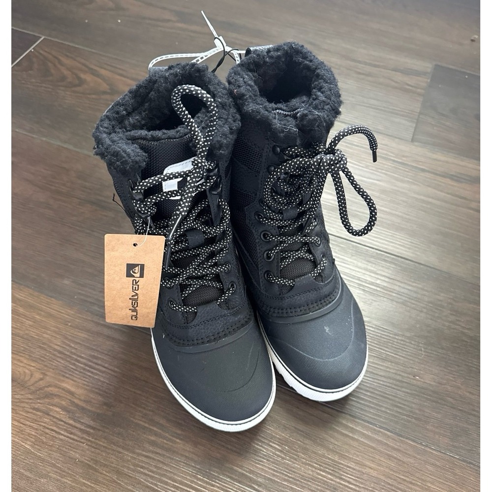 Quiksilver Boots / Snow boots / Furry Boots Size 2